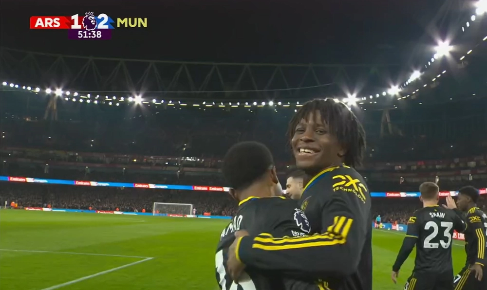 Hạ gục đội đầu bảng Arsenal ngay tại Emirates, MU bay thẳng vào Top 4 - Ảnh 4.