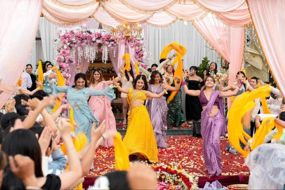 Nhìn lại phim “Vạn dặm yêu em” (kỳ 1)  Chưa thành công trong việc chinh phục khán giả Việt Nam  - Ảnh 5.