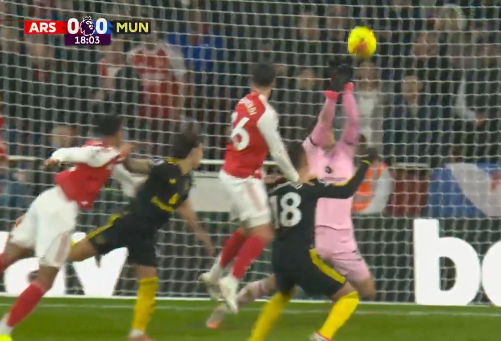 Hạ gục đội đầu bảng Arsenal ngay tại Emirates, MU bay thẳng vào Top 4 - Ảnh 7.