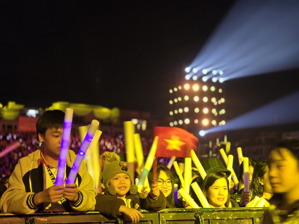 Concert "Tự hào theo Đảng quang vinh - Quảng Ninh vươn mình cất cánh" - Ảnh 3.
