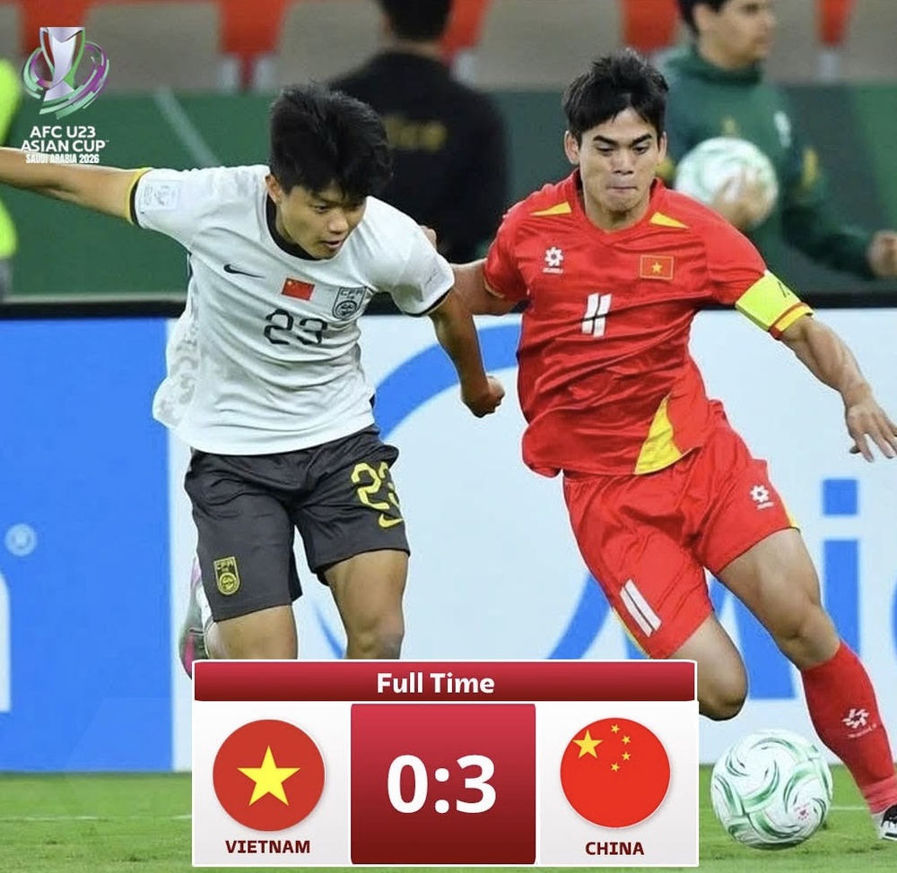 HLV Kim Sang Sik hé lộ về chiếc tivi ở nhà sau trận thua U23 Trung Quốc - Ảnh 1.