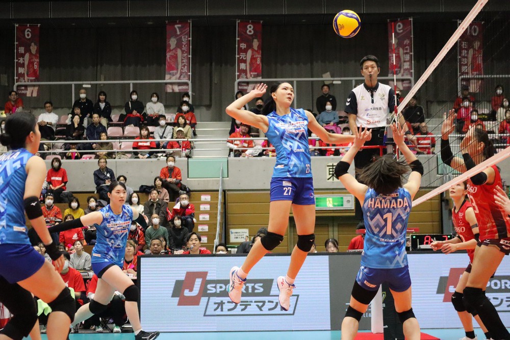 Phụ công Bích Thủy đã ghi tổng cộng 92 điểm sau 10 trận thi đấu cho Okayama Seagulls, đạt hiệu suất cao thứ 3 ở CLB Nhật Bản và vượt xa phụ công Thatdao (150 điểm/24 trận) ở CLB PFU Blue Cats