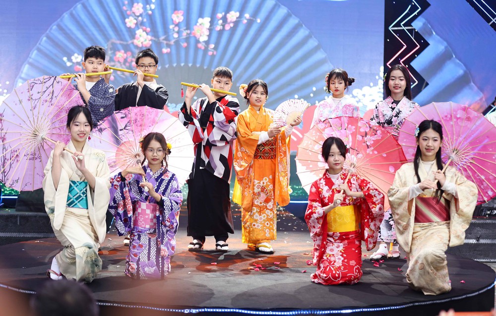 Học sinh Thủ đô rạng ngời cùng "Nét đẹp truyền thống hội nhập và tỏa sáng" trong Lễ hội Xuân 2026 - Ảnh 3.