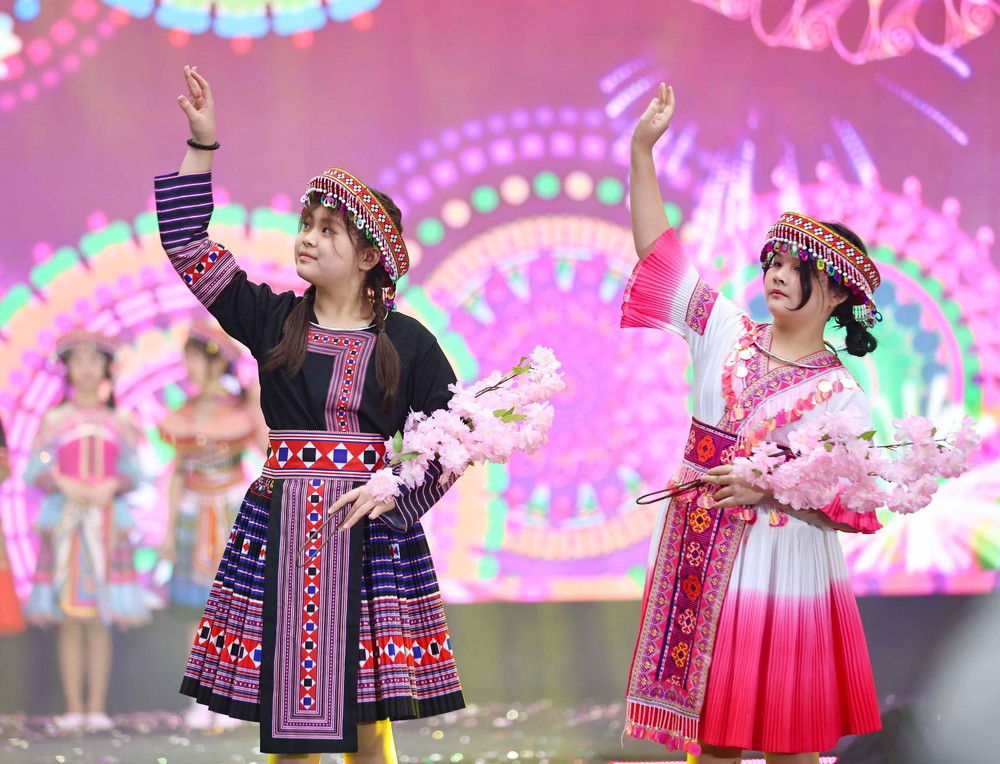 Học sinh Thủ đô rạng ngời cùng "Nét đẹp truyền thống hội nhập và tỏa sáng" trong Lễ hội Xuân 2026 - Ảnh 2.