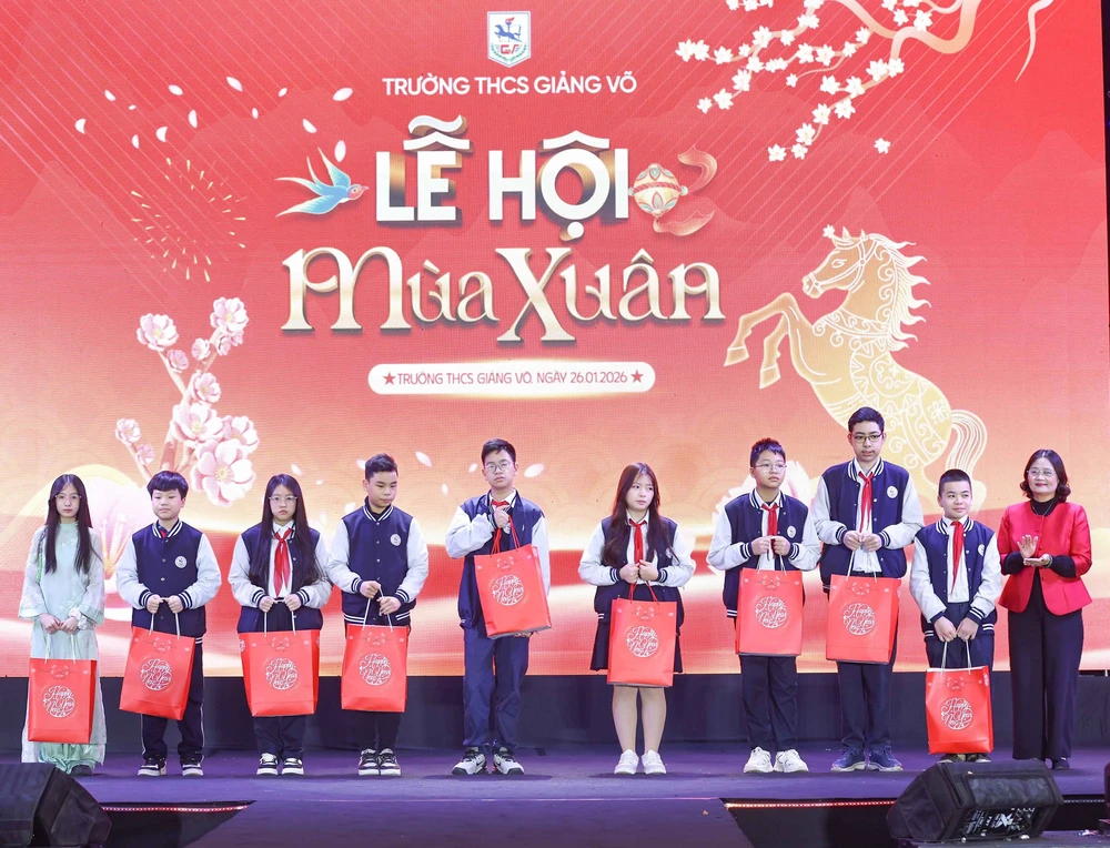 Học sinh Thủ đô rạng ngời cùng "Nét đẹp truyền thống hội nhập và tỏa sáng" trong Lễ hội Xuân 2026 - Ảnh 9.