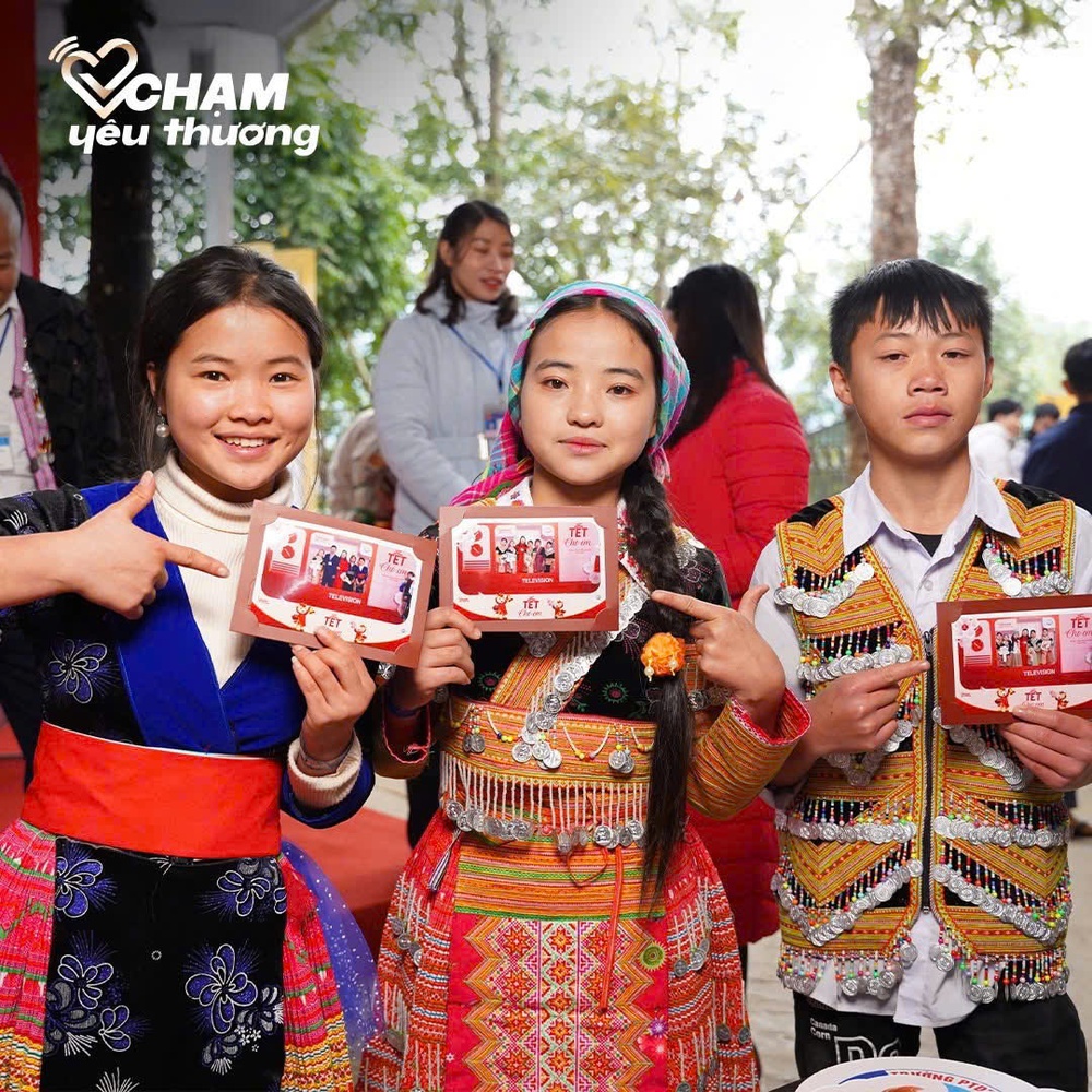 Quỹ Chạm Yêu Thương: Hành trình mang "Tết cho em" đến với trẻ em vùng cao Pá Lau - Ảnh 5. Quỹ Chạm Yêu Thương: Hành trình mang "Tết cho em" đến với trẻ em vùng cao Pá Lau - Ảnh 5.