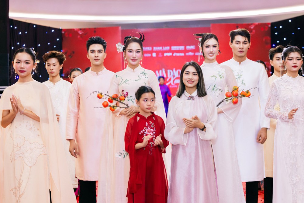 Hai nàng hậu Mỹ Anh, Kỳ Duyên thần thái trên sàn diễn - Ảnh 3.