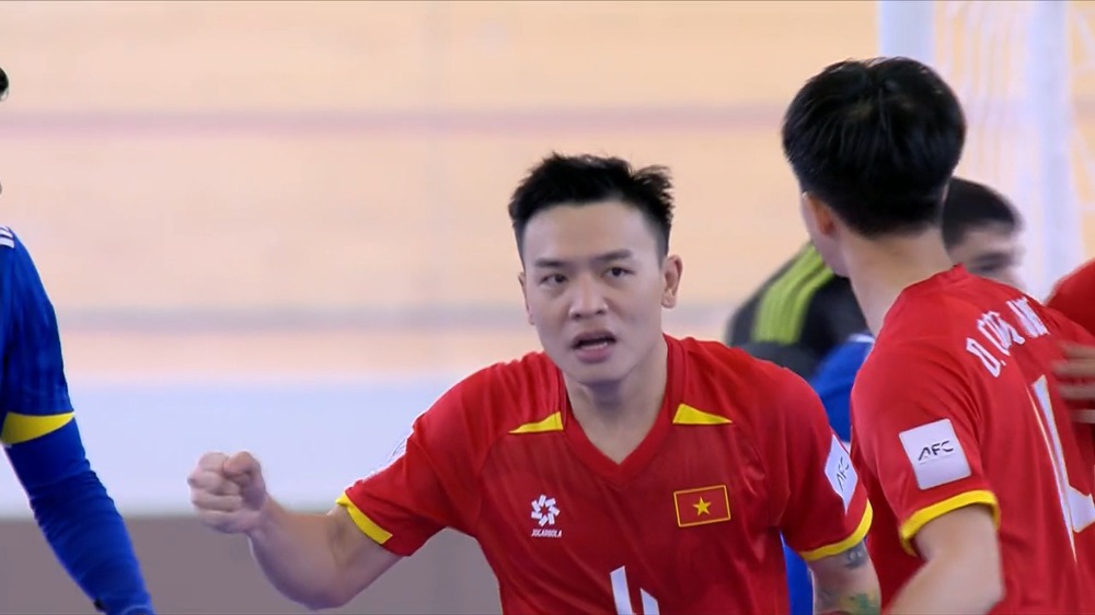 TRỰC TIẾP bóng đá Việt Nam 3-3 Kuwait: Mạnh Dũng gỡ hòa - Ảnh 3. TRỰC TIẾP bóng đá Việt Nam 3-3 Kuwait: Mạnh Dũng gỡ hòa - Ảnh 3.