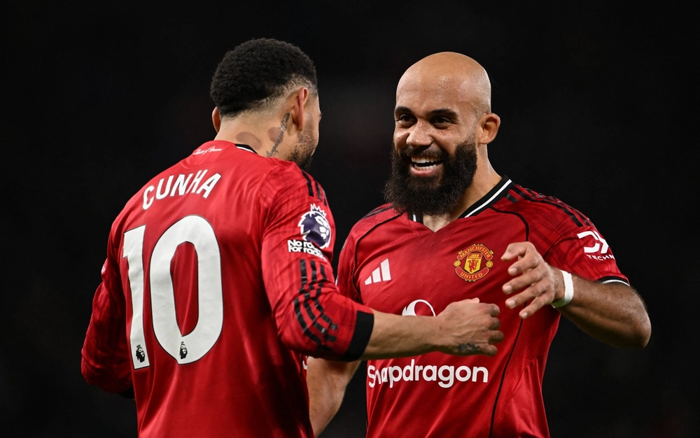 Manchester United: Hưởng lợi nhờ mua sắm thông minh - Ảnh 1.