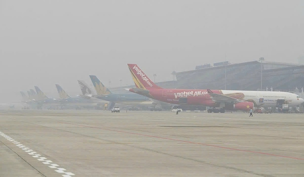 4 chuyến bay chuyển hướng hạ cánh do sương mù tại sân bay Nội Bài - Ảnh 1. 4 chuyến bay chuyển hướng hạ cánh do sương mù tại sân bay Nội Bài - Ảnh 1.
