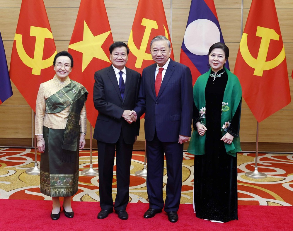 Truyền thông Lào: Chuyến thăm của Chủ tịch nước Thongloun Sisoulith đến Việt Nam góp phần thắt chặt quan hệ song phương - Ảnh 1. Truyền thông Lào: Chuyến thăm của Chủ tịch nước Thongloun Sisoulith đến Việt Nam góp phần thắt chặt quan hệ song phương - Ảnh 1.