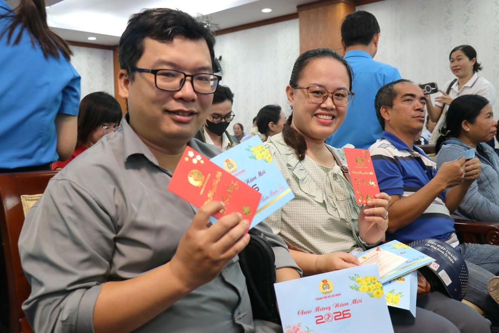 Thành phố Hồ Chí Minh: Tặng quà Tết cho 350.000 công nhân, lao động có hoàn cảnh khó khăn - Ảnh 3. Thành phố Hồ Chí Minh: Tặng quà Tết cho 350.000 công nhân, lao động có hoàn cảnh khó khăn - Ảnh 3.