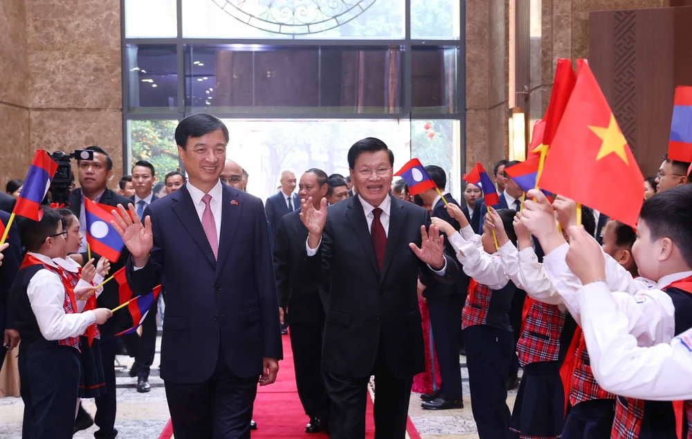 Không ngừng vun đắp, phát triển mối quan hệ đặc biệt Việt Nam - Lào - Ảnh 1. Không ngừng vun đắp, phát triển mối quan hệ đặc biệt Việt Nam - Lào - Ảnh 1.