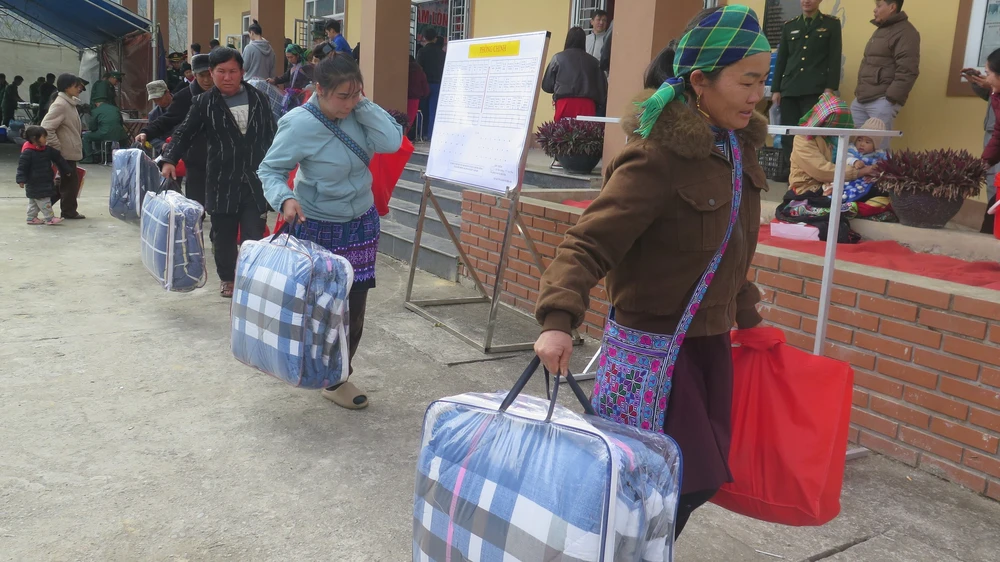 “Xuân biên phòng ấm lòng dân bản”: Mang Tết sớm đến vùng biên Lào Cai - Ảnh 7. “Xuân biên phòng ấm lòng dân bản”: Mang Tết sớm đến vùng biên Lào Cai - Ảnh 7.