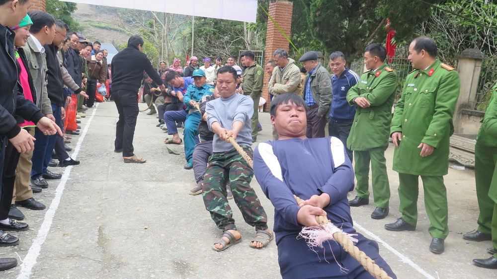 “Xuân biên phòng ấm lòng dân bản”: Mang Tết sớm đến vùng biên Lào Cai - Ảnh 10. “Xuân biên phòng ấm lòng dân bản”: Mang Tết sớm đến vùng biên Lào Cai - Ảnh 10.