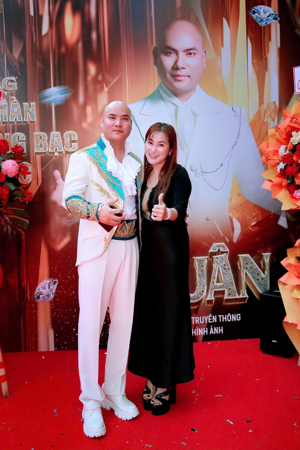 Ca sĩ A Tuân hé lộ 3 ca khúc mới trong Tết 2026 - Ảnh 2. Ca sĩ A Tuân hé lộ 3 ca khúc mới trong Tết 2026 - Ảnh 2.