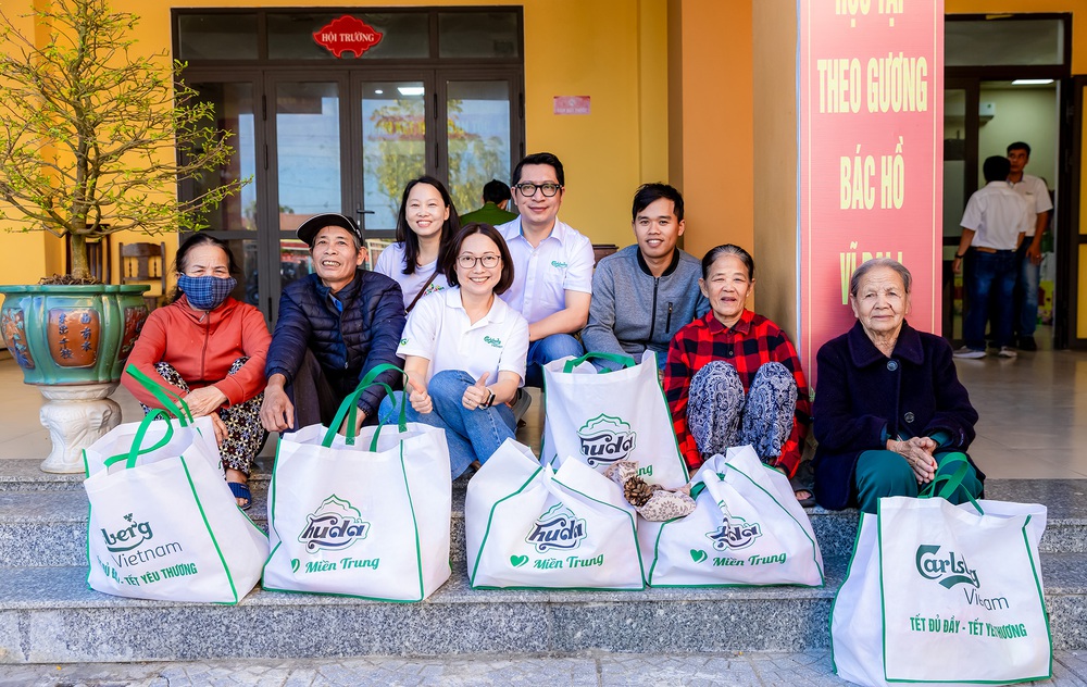Carlsberg Việt Nam trao hơn 7.500 phần quà Tết, tiếp nối 11 năm "Tết đủ đầy, Tết yêu thương" tại miền Trung - Ảnh 2.