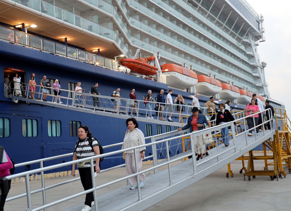 Quảng Ninh: Sẵn sàng các điều kiện đón khách dịp Tết Nguyên đán Bính Ngọ 2026 - Ảnh 2.