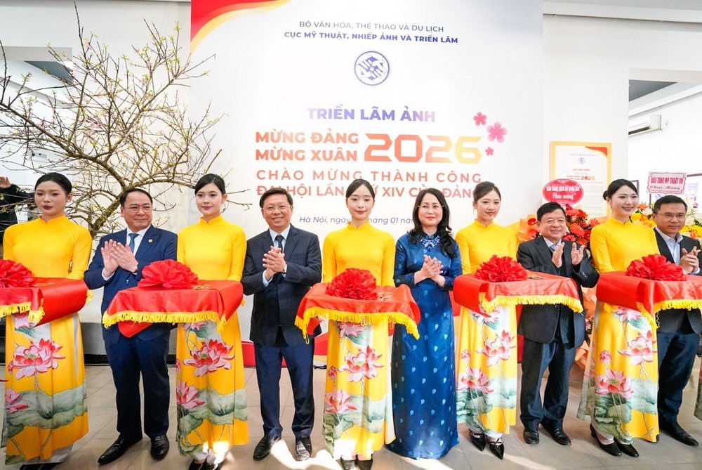Khai mạc Triển lãm ảnh Mừng Đảng, Mừng Xuân và thành công Đại hội XIV của Đảng - Ảnh 1.