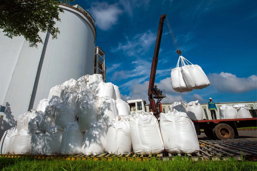 Công ty Nhôm Đắk Nông nộp ngân sách gần 860 tỷ đồng - Ảnh 7.