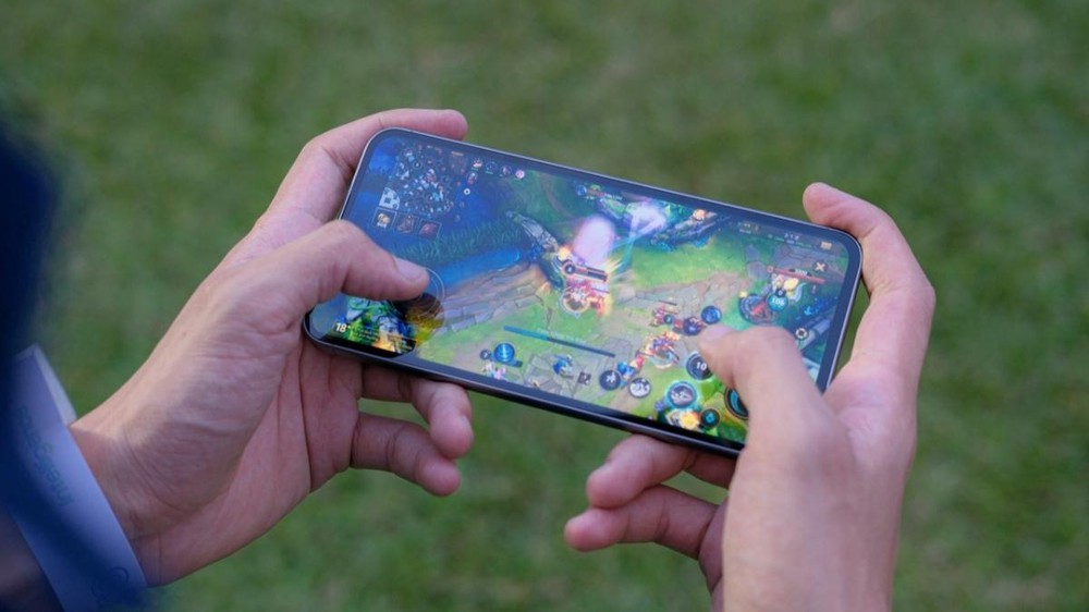 Trên tay Galaxy A56: Đẹp mê ly, pin trâu, đáng sắm hay không? - Ảnh 2. Trên tay Galaxy A56: Đẹp mê ly, pin trâu, đáng sắm hay không? - Ảnh 2.