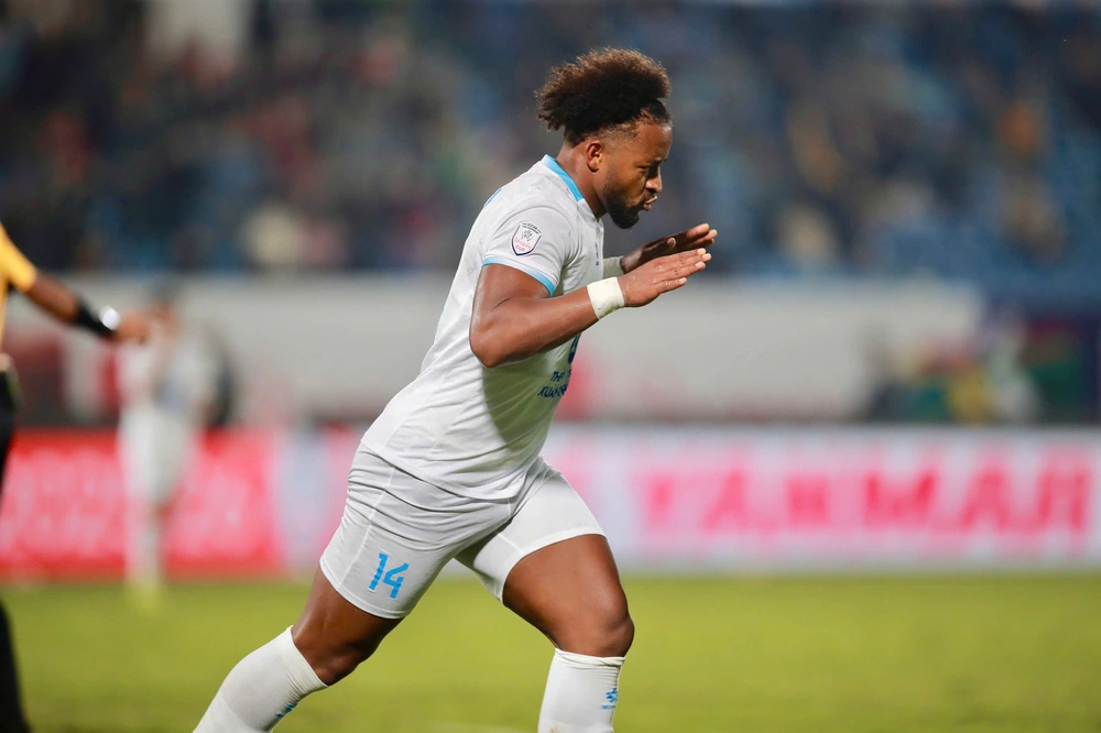 Xuân Son lập cú đúp giúp CLB Nam Định toàn thắng, tiến thẳng bán kết ASEAN Club Championship - Ảnh 1.