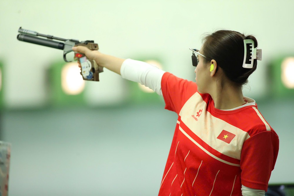 Xạ thủ Trịnh Thu Vinh được bầu chọn là "VĐV của năm" tại Gala cúp chiến thắng 2025