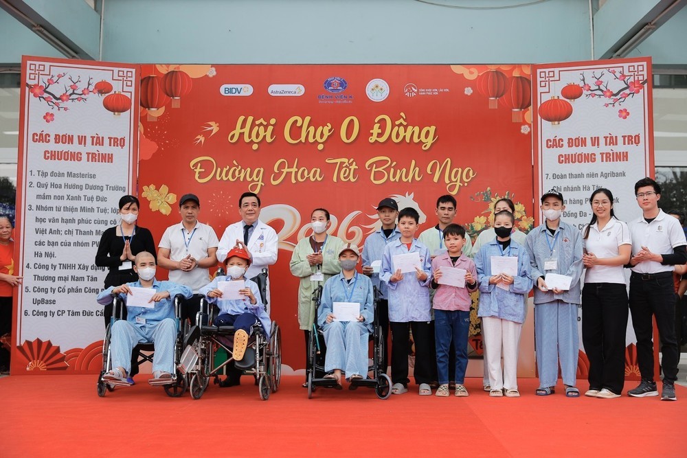 Bệnh viện K tổ chức chương trình Hội chợ 0 đồng và đường hoa Tết Xuân Bính Ngọ 2026 - Ảnh 4.