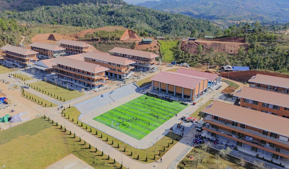 Cận cảnh Trường liên cấp ở vùng biên giới Si Pa Phìn trước ngày khánh thành - Ảnh 8.