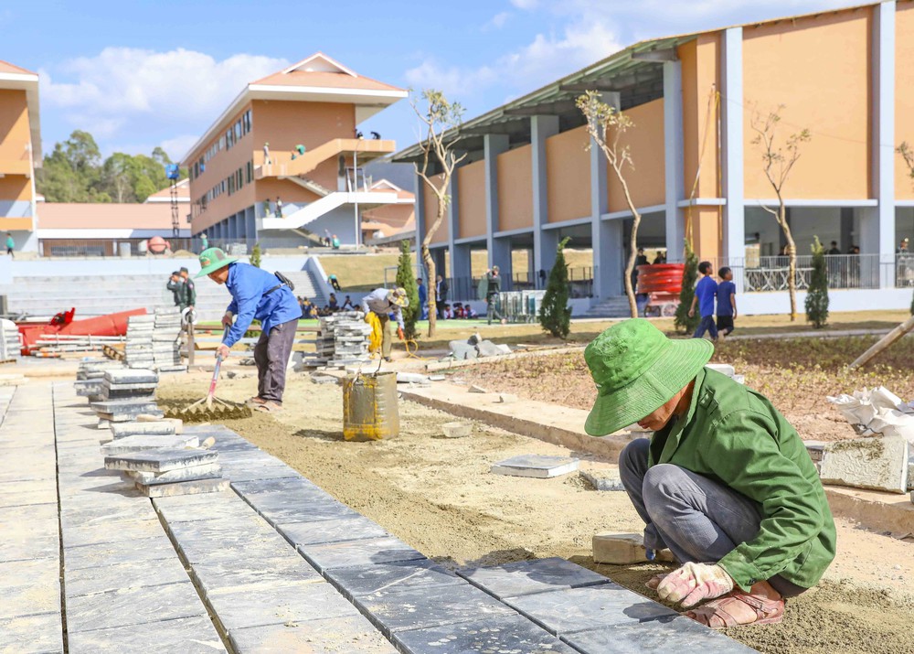 Cận cảnh Trường liên cấp ở vùng biên giới Si Pa Phìn trước ngày khánh thành - Ảnh 16.