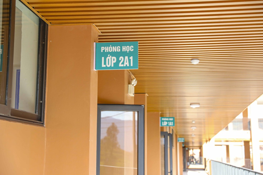 Cận cảnh Trường liên cấp ở vùng biên giới Si Pa Phìn trước ngày khánh thành - Ảnh 11.