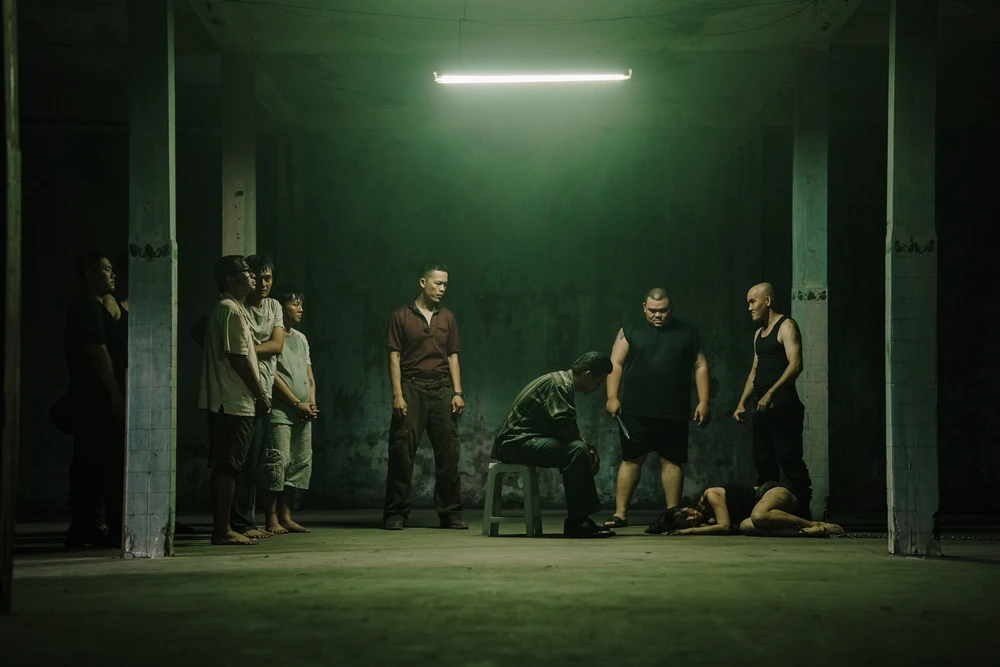 Phim “Thiên đường máu” Khi giấc mộng đổi đời hóa địa ngục trần gian  - Ảnh 2.