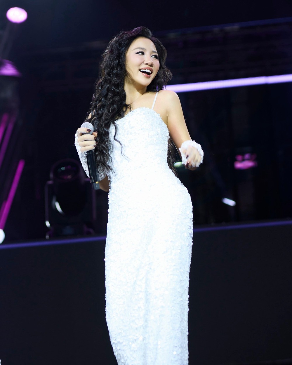 Văn Mai Hương: Khi tình yêu hoà quyện với âm nhạc - Ảnh 4.