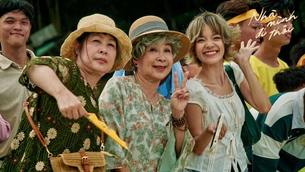 Phim Tết "Nhà mình đi thôi": Khi tình thân hóa phi vụ tiền tỷ - Ảnh 2.