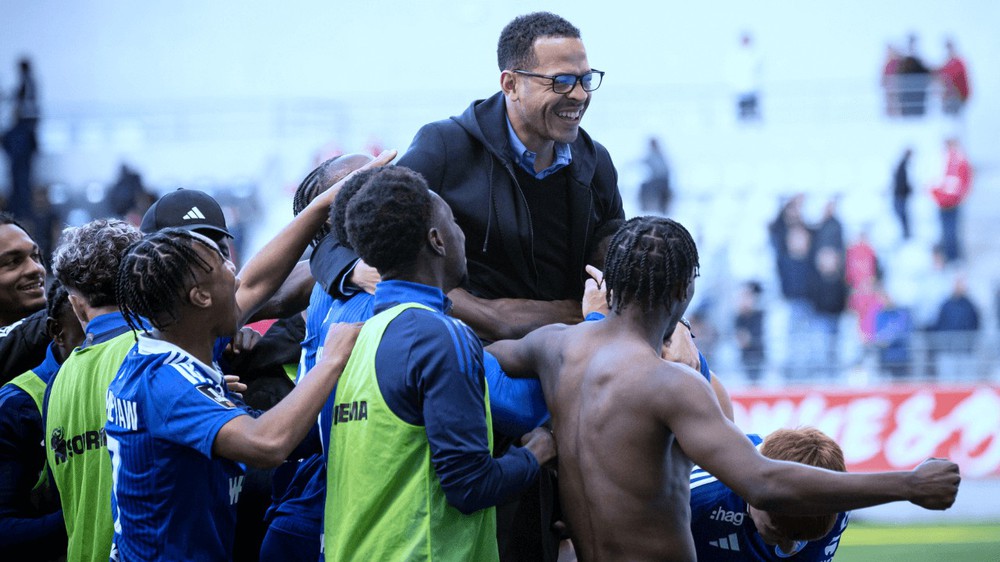 Ứng cử viên số một cho 'ghế nóng' ở Chelsea trả lời đầy ẩn ý về khả năng gia nhập - Ảnh 2.