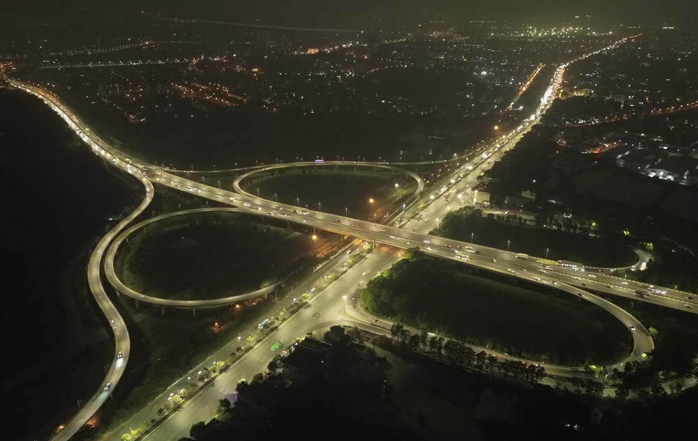 Hà Nội: Giao thông dần đông đúc trong ngày cuối kỳ nghỉ Tết Dương lịch - Ảnh 6.