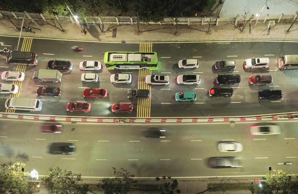 Hà Nội: Giao thông dần đông đúc trong ngày cuối kỳ nghỉ Tết Dương lịch - Ảnh 3.