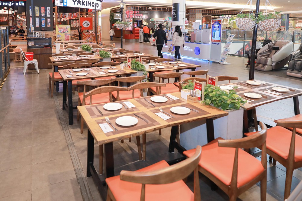  Hà Nội thưa vắng do nhiệt độ giảm sâu trong kỳ nghỉ lễ - Ảnh 7.