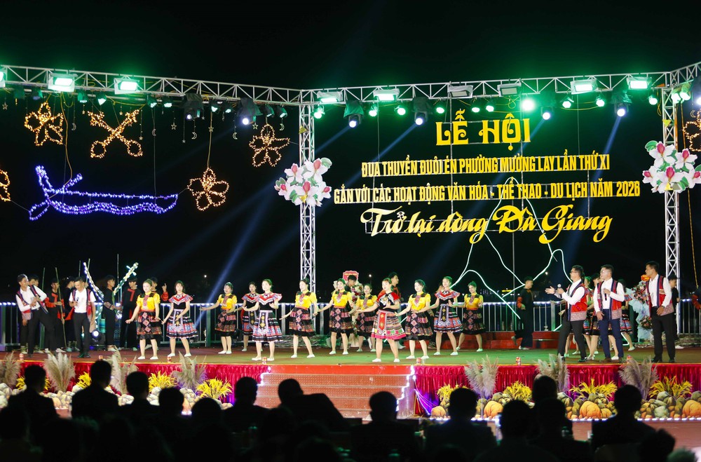 Rộn ràng Lễ hội đua thuyền đuôi én năm 2026 tại Mường Lay, Điện Biên - Ảnh 1. Rộn ràng Lễ hội đua thuyền đuôi én năm 2026 tại Mường Lay, Điện Biên - Ảnh 1.