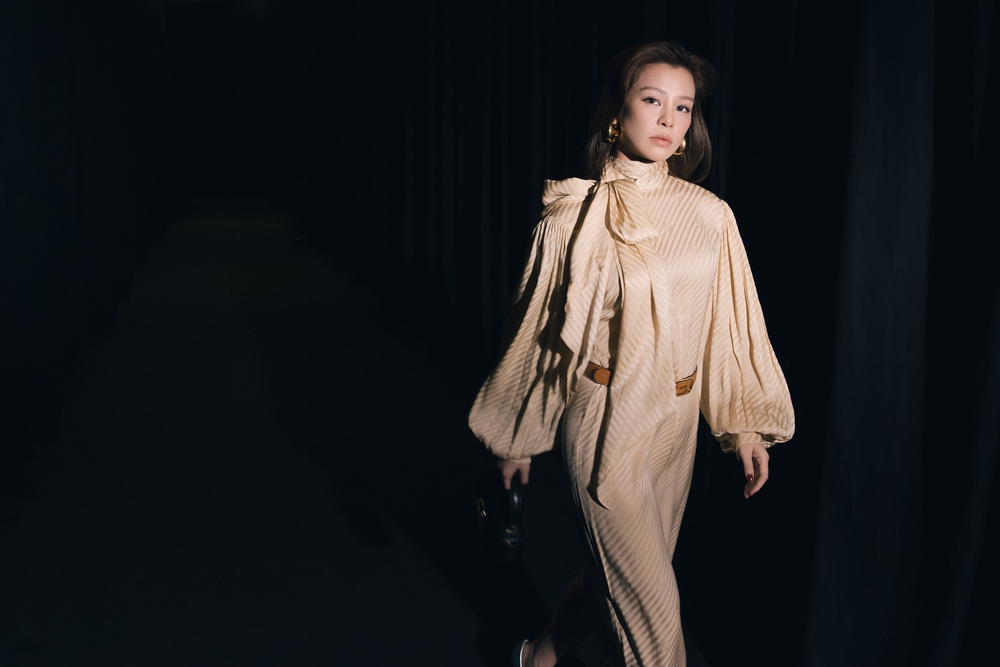 Hồ Ngọc Hà đọ sắc Ninh Dương Lan Ngọc, Thúy Ngân tại sự kiện thời trang - Ảnh 4. Hồ Ngọc Hà đọ sắc Ninh Dương Lan Ngọc, Thúy Ngân tại sự kiện thời trang - Ảnh 4.