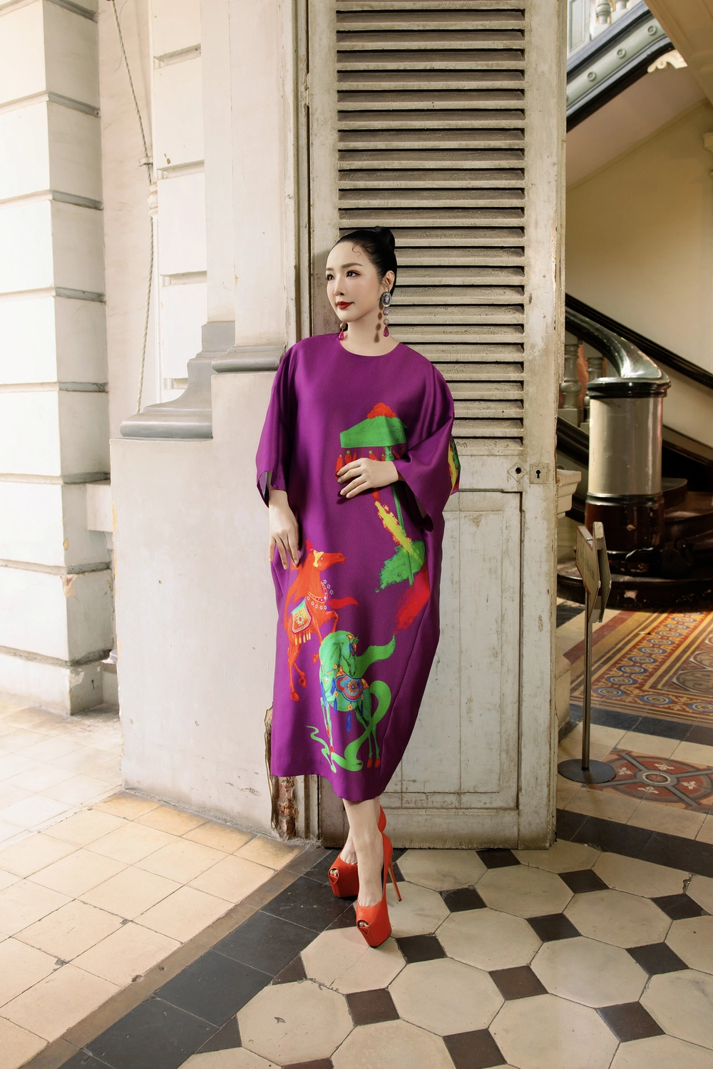 Giáng My xuống phố rực rỡ với thiết kế của VUNGOC&SON - Ảnh 1. Giáng My xuống phố rực rỡ với thiết kế của VUNGOC&SON - Ảnh 1.