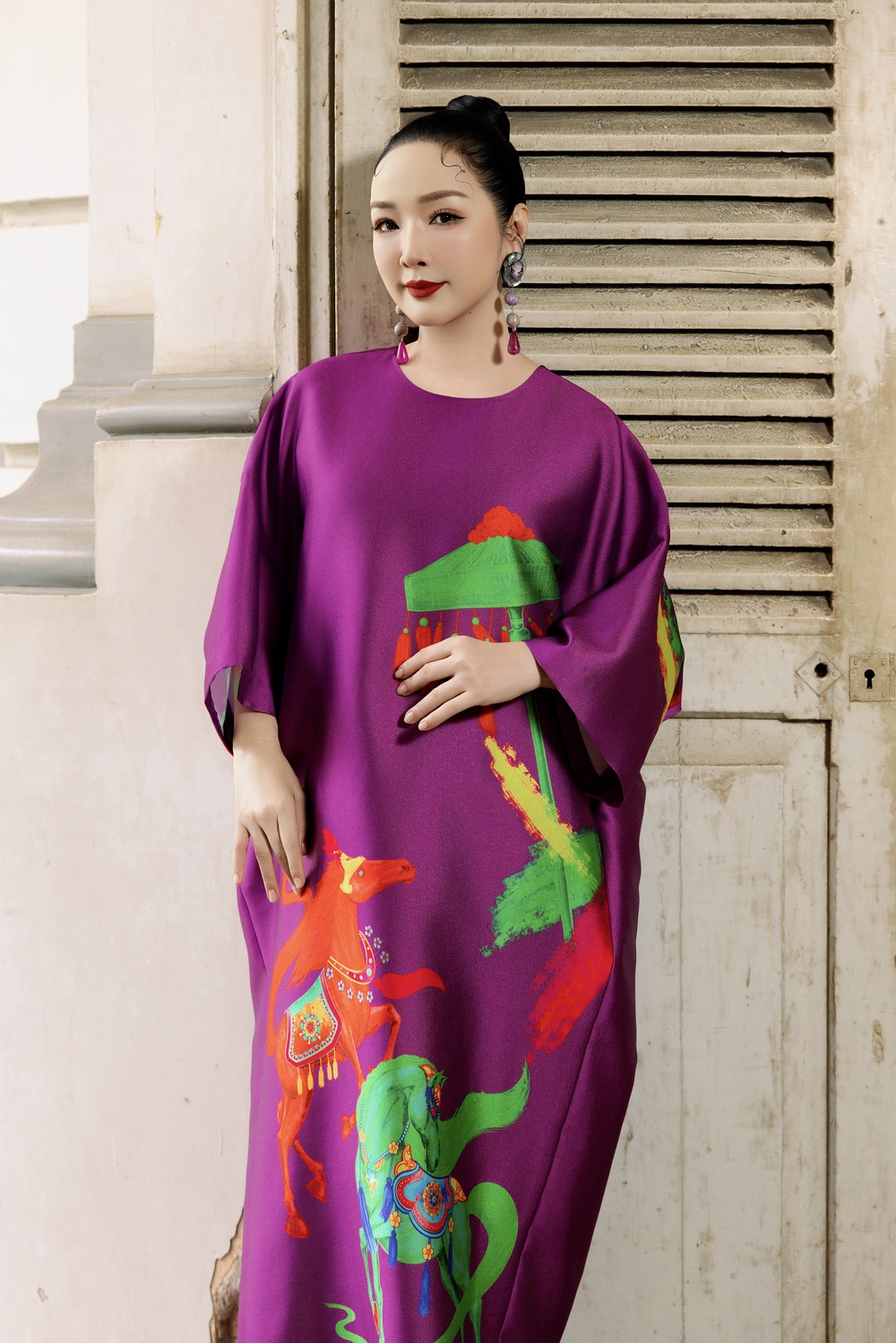 Giáng My xuống phố rực rỡ với thiết kế của VUNGOC&SON - Ảnh 2. Giáng My xuống phố rực rỡ với thiết kế của VUNGOC&SON - Ảnh 2.