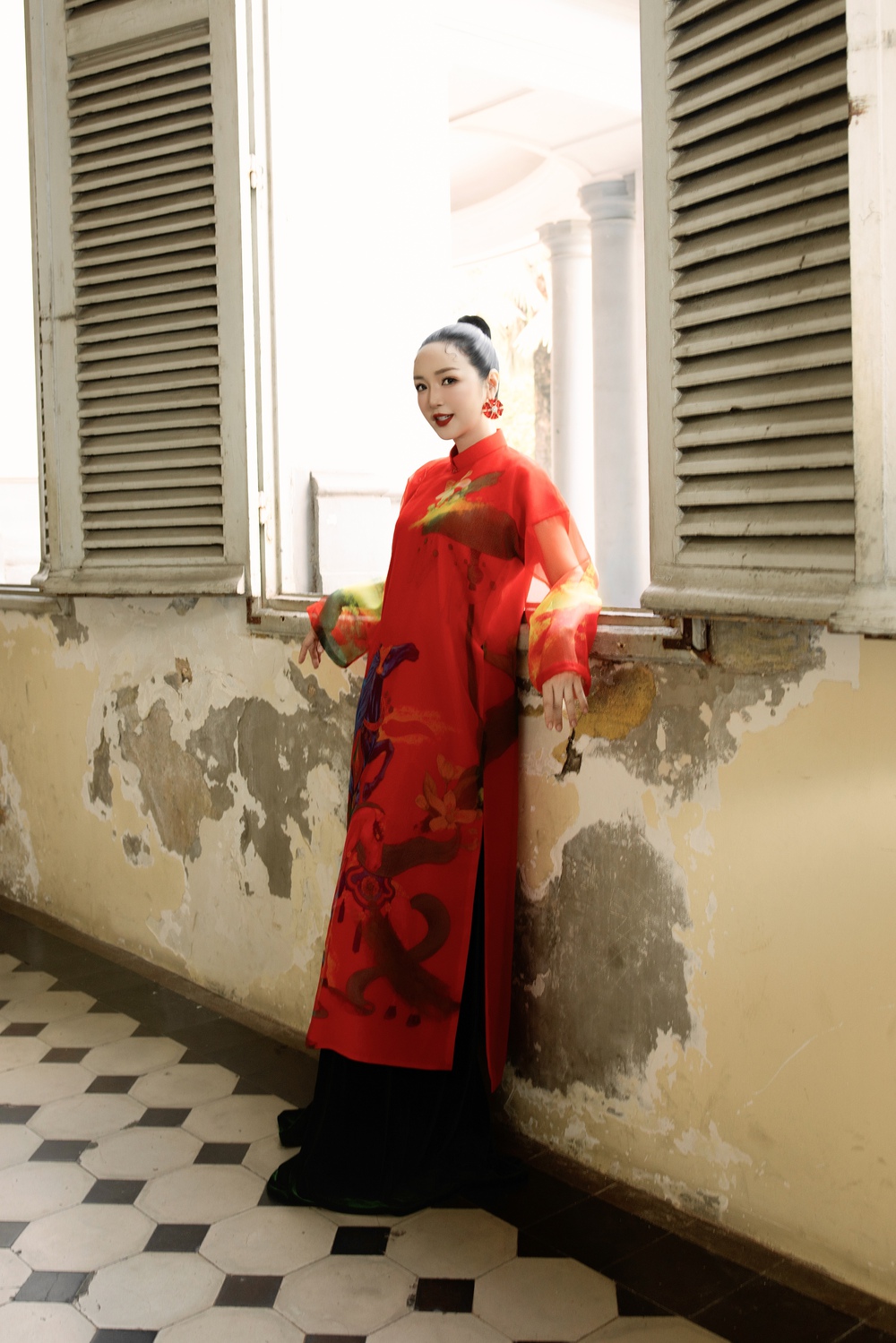 Giáng My xuống phố rực rỡ với thiết kế của VUNGOC&SON - Ảnh 5. Giáng My xuống phố rực rỡ với thiết kế của VUNGOC&SON - Ảnh 5.