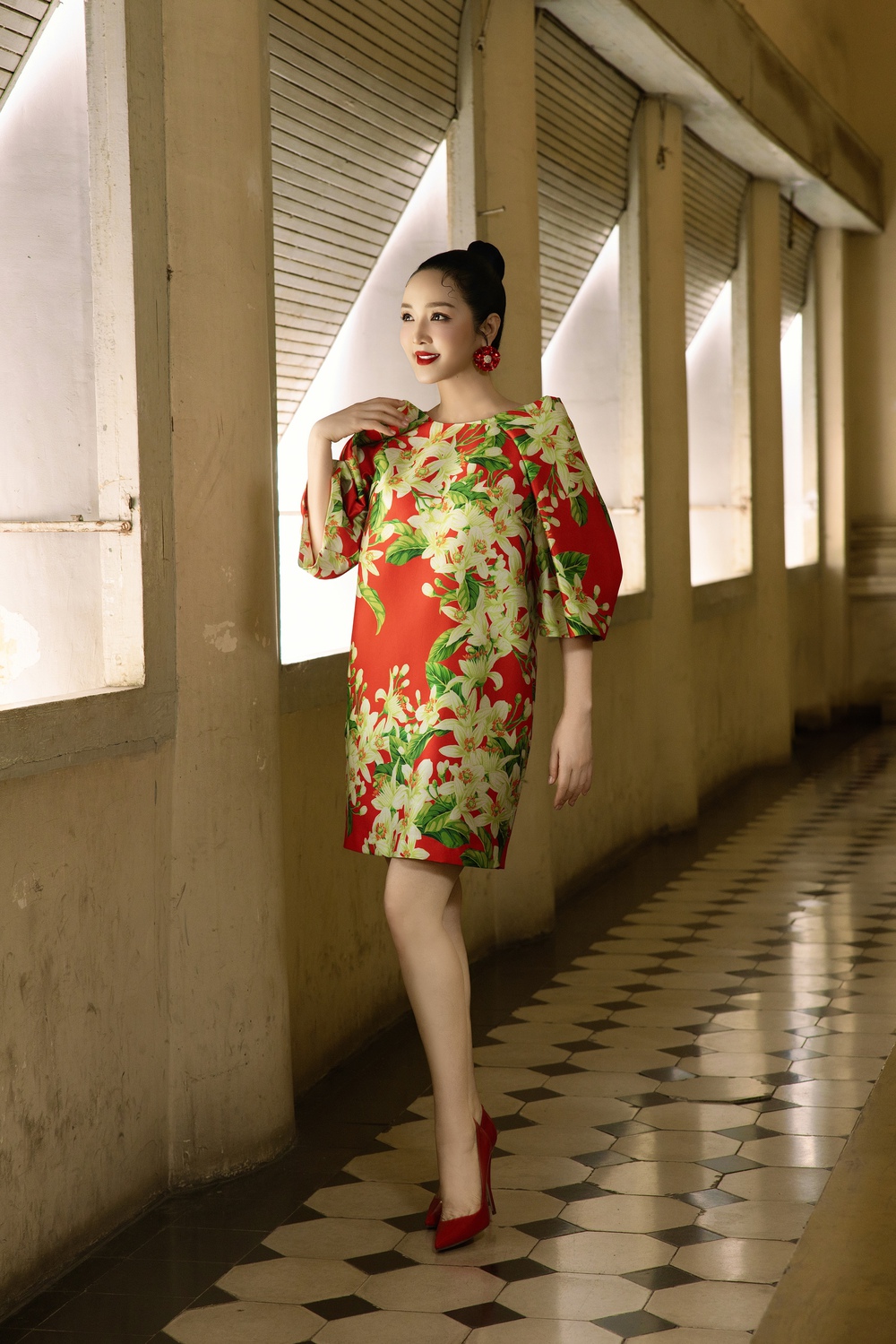 Giáng My xuống phố rực rỡ với thiết kế của VUNGOC&SON - Ảnh 7. Giáng My xuống phố rực rỡ với thiết kế của VUNGOC&SON - Ảnh 7.