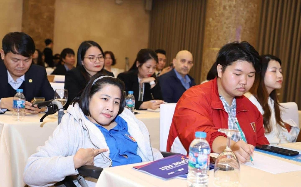 Hỗ trợ người khuyết tật làm chủ công nghệ, phát triển nghề nghiệp đóng góp tích cực cho xã hội - Ảnh 2.