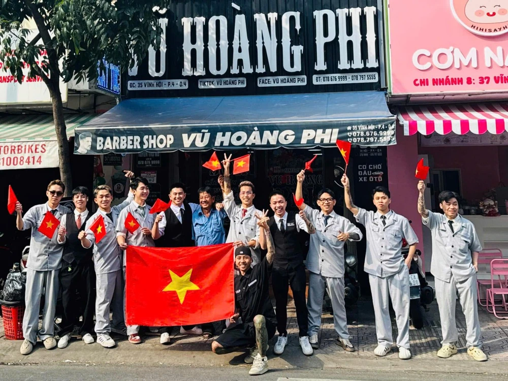 Ông chủ babershop được cả tuyển U23 Việt Nam “chọn mặt gửi vàng” là ai? - Ảnh 3.