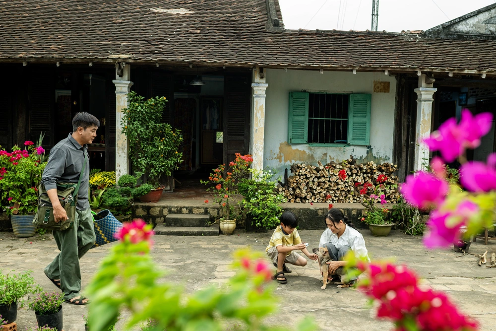 Tự sự về người cha qua ca khúc mới "Việc lớn" của Đen - Ảnh 3.