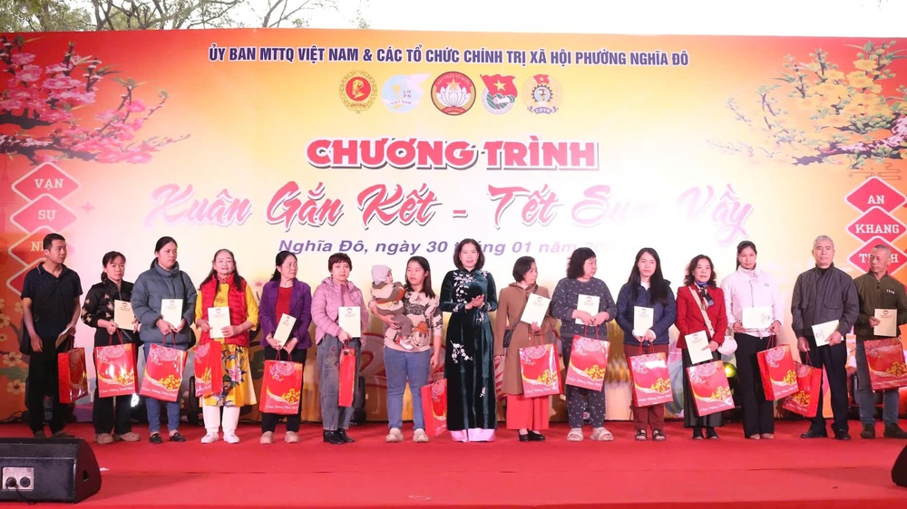 Chăm lo Tết cho người có công, người yếu thế: Lan tỏa tinh thần “không để ai bị bỏ lại phía sau” - Ảnh 2.
