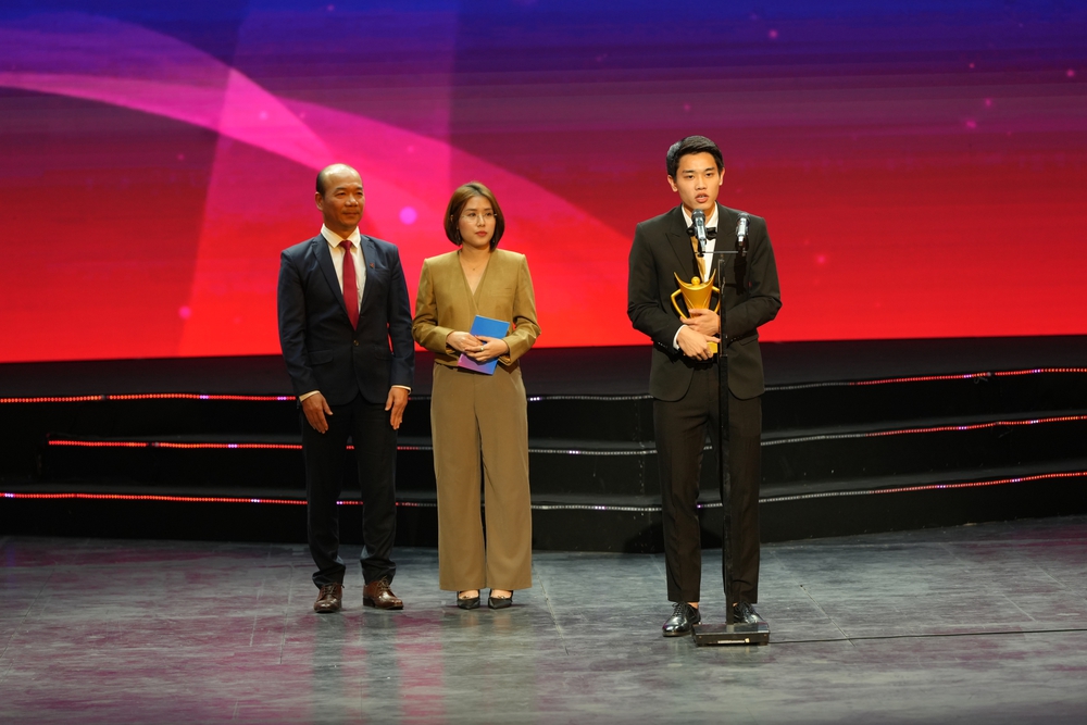 U23 Việt Nam giành 3 giải thưởng ở Gala Cúp Chiến thắng 2025 - Ảnh 4.