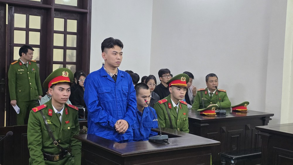 "Tổng tài" gây rối trật tự tại quán café ở Hà Nội lĩnh 24 tháng tù - Ảnh 3. "Tổng tài" gây rối trật tự tại quán café ở Hà Nội lĩnh 24 tháng tù - Ảnh 3.